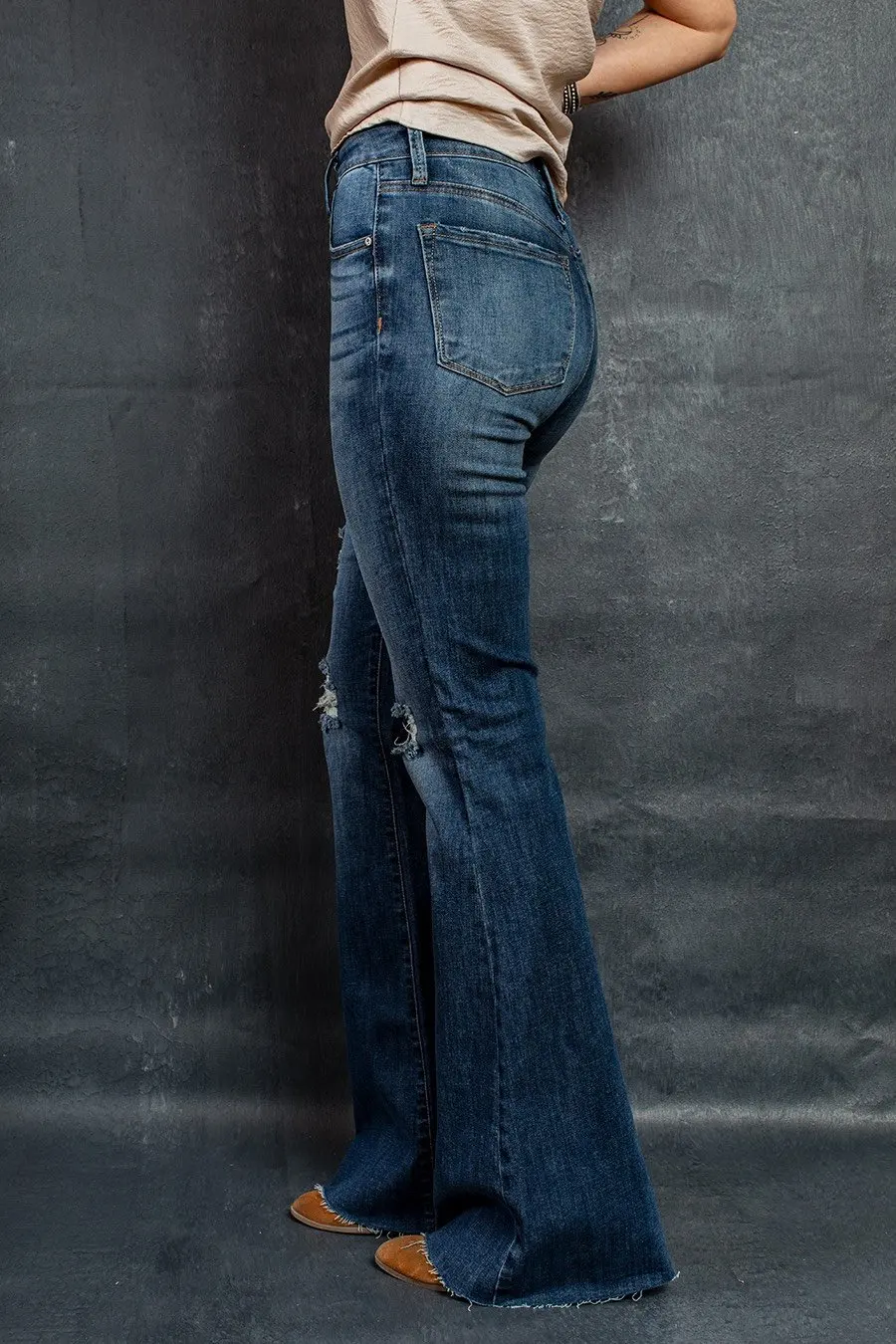 Slike /4-imgs_6349/2021-nova-ženska-flare-jeans-moda-raztrgala-visoko-pics.jpeg